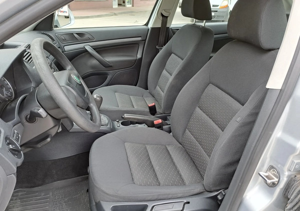 Skoda Octavia cena 22900 przebieg: 257000, rok produkcji 2011 z Szydłowiec małe 407